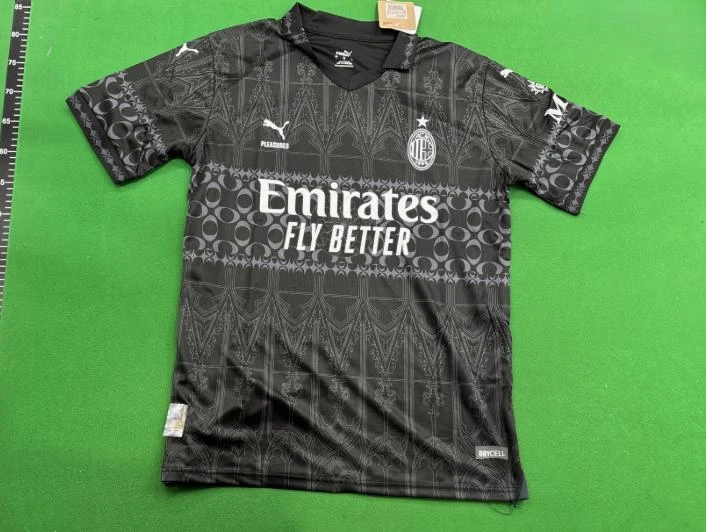 Camiseta del Milán de la temporada de 2014